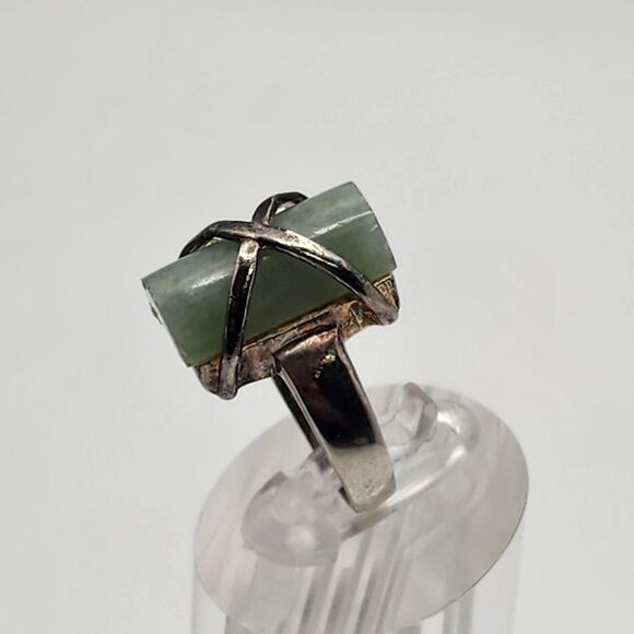 Sterling Silver & Cylindrical Jade Ring (6.5) - Picture 5 of 8